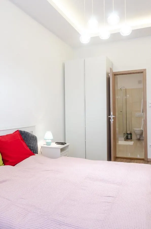 3 En Suit Bedroom Flat In The Main Centre For 6Ppl, 3Bdr,3Bthr,Ac Budapest