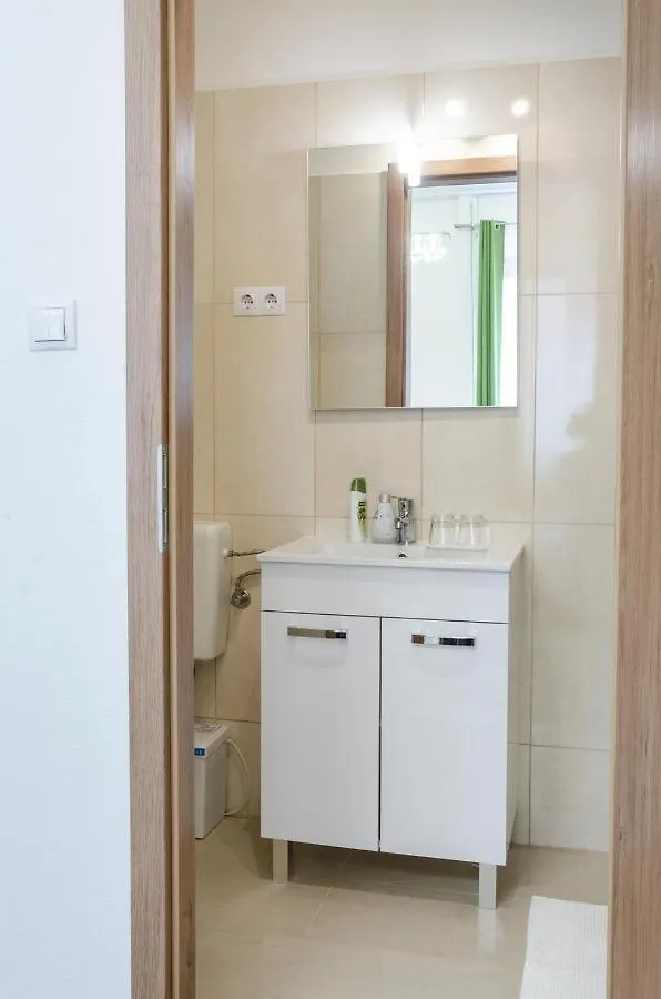 Apartment 3 En Suit Bedroom Flat In The Main Centre For 6Ppl, 3Bdr,3Bthr,Ac Budapest Hungary