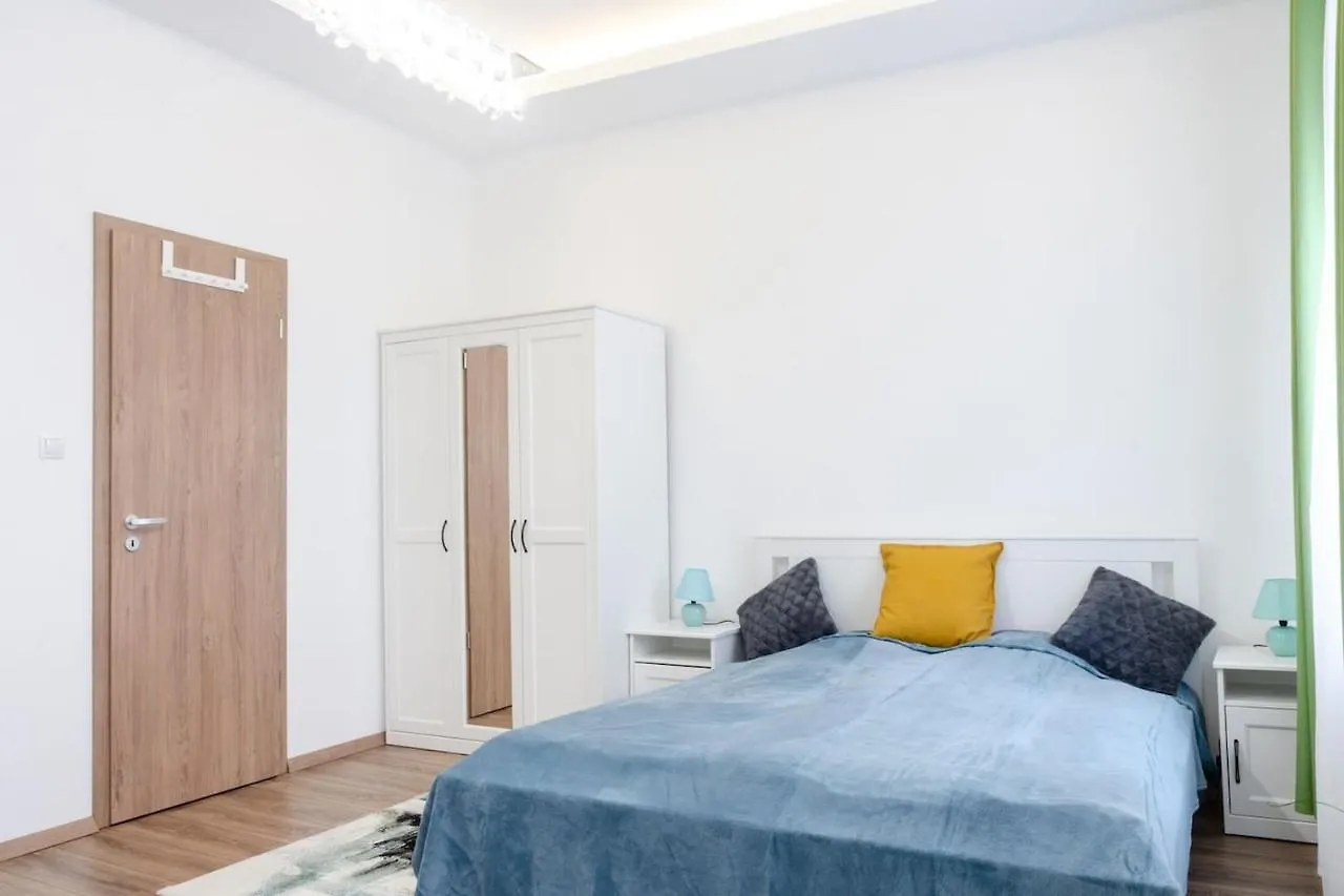 3 En Suit Bedroom Flat In The Main Centre For 6Ppl, 3Bdr,3Bthr,Ac Budapest