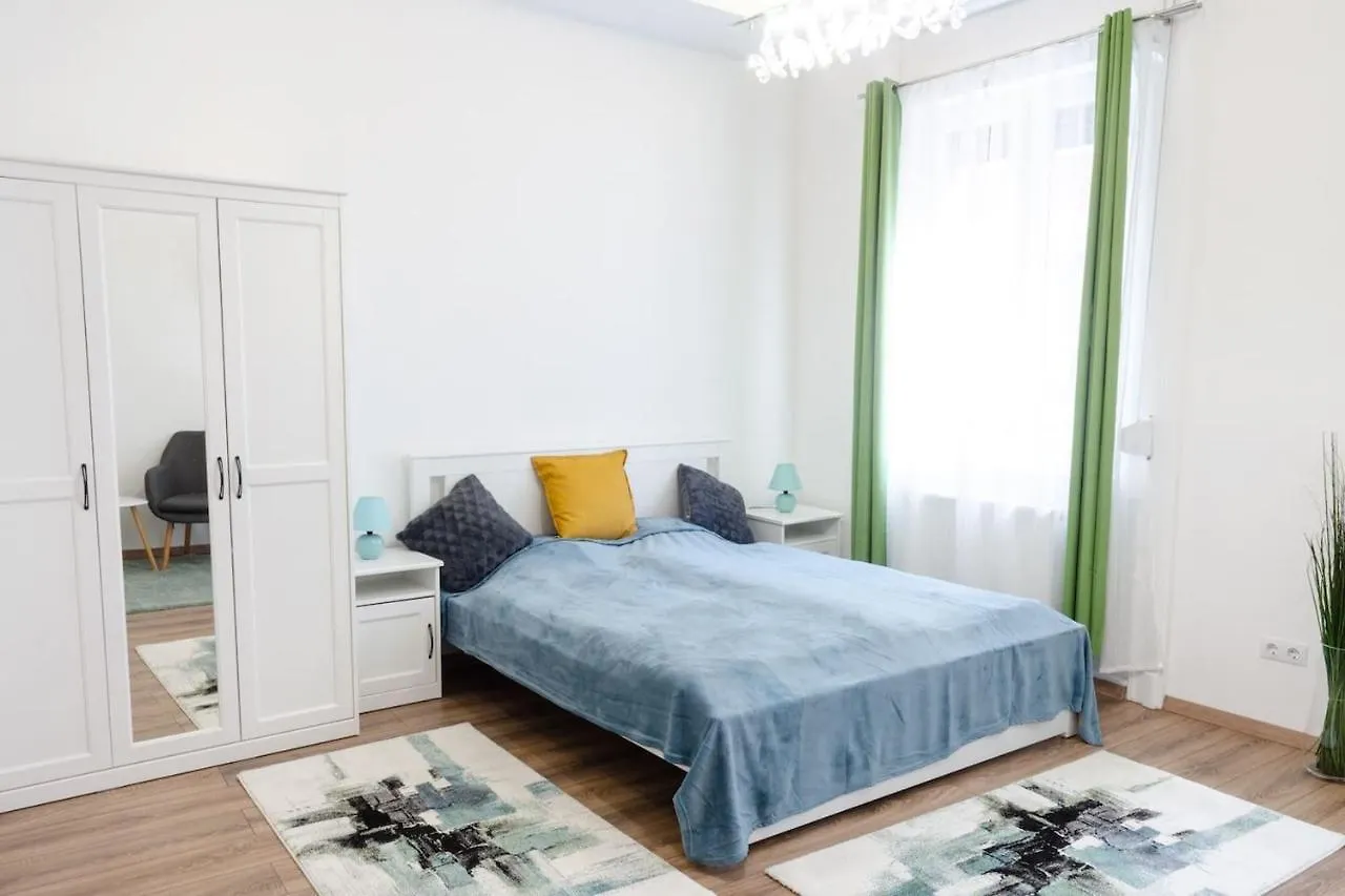 3 En Suit Bedroom Flat In The Main Centre For 6Ppl, 3Bdr,3Bthr,Ac Budapest Apartment