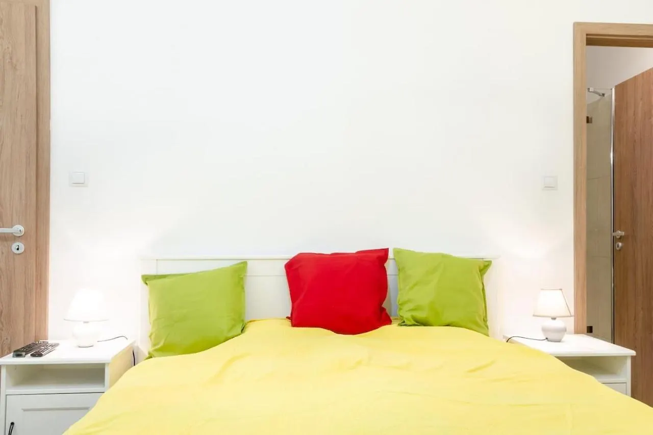 3 En Suit Bedroom Flat In The Main Centre For 6Ppl, 3Bdr,3Bthr,Ac Budapest Apartment