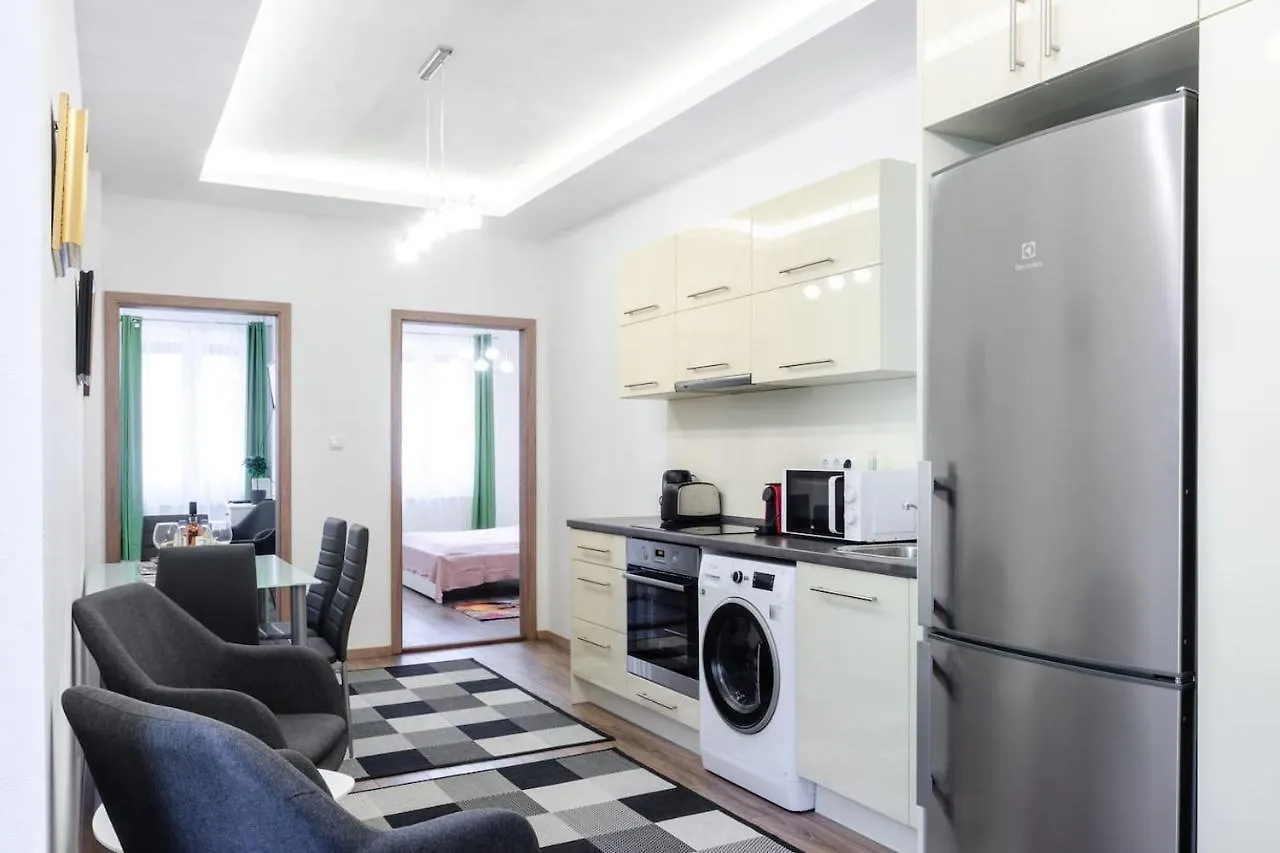 3 En Suit Bedroom Flat In The Main Centre For 6Ppl, 3Bdr,3Bthr,Ac Budapest Apartment